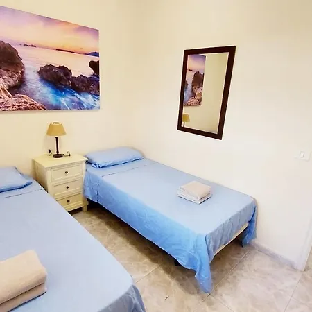 Centric 2 Bedrooms Apartment Near To The Beach - Newly Renovated Bathroom And Bedrooms - By Tenerifehints アパート エル・メダノ