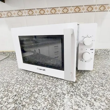 Centric 2 Bedrooms Apartment Near To The Beach - Newly Renovated Bathroom And Bedrooms - By Tenerifehints エル・メダノ