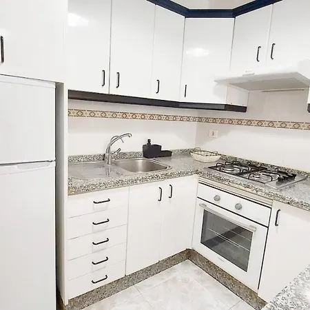 Centric 2 Bedrooms Apartment Near To The Beach - Newly Renovated Bathroom And Bedrooms - By Tenerifehints *
