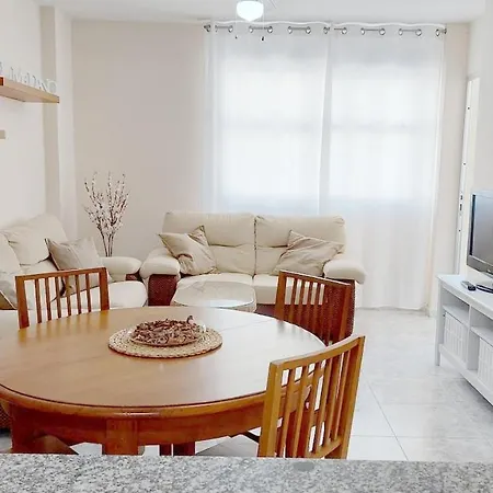Centric 2 Bedrooms Apartment Near To The Beach - Newly Renovated Bathroom And Bedrooms - By Tenerifehints アパート エル・メダノ