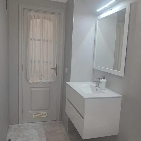 Centric 2 Bedrooms Apartment Near To The Beach - Newly Renovated Bathroom And Bedrooms - By Tenerifehints アパート