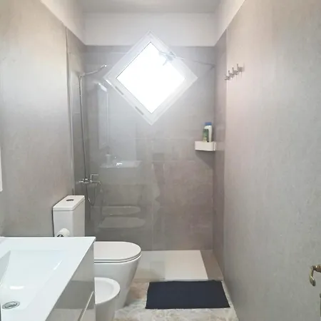 Newly Renovated, Centric 2 Bedrooms Apartment Near To The Beach - By Tenerifehints エル・メダノ